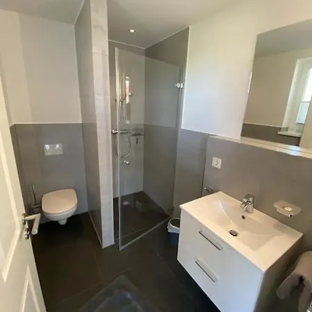 Reetdachhaus Salzhaff 度假居 *